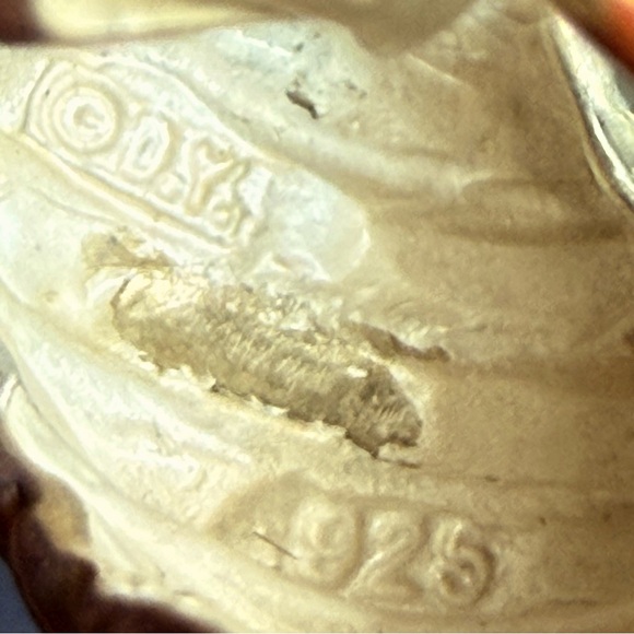 David Yurman Classic Cable Sculpted Shrimp Huggie Hoop Earrings, Sterlin… - Picture 9 of 10